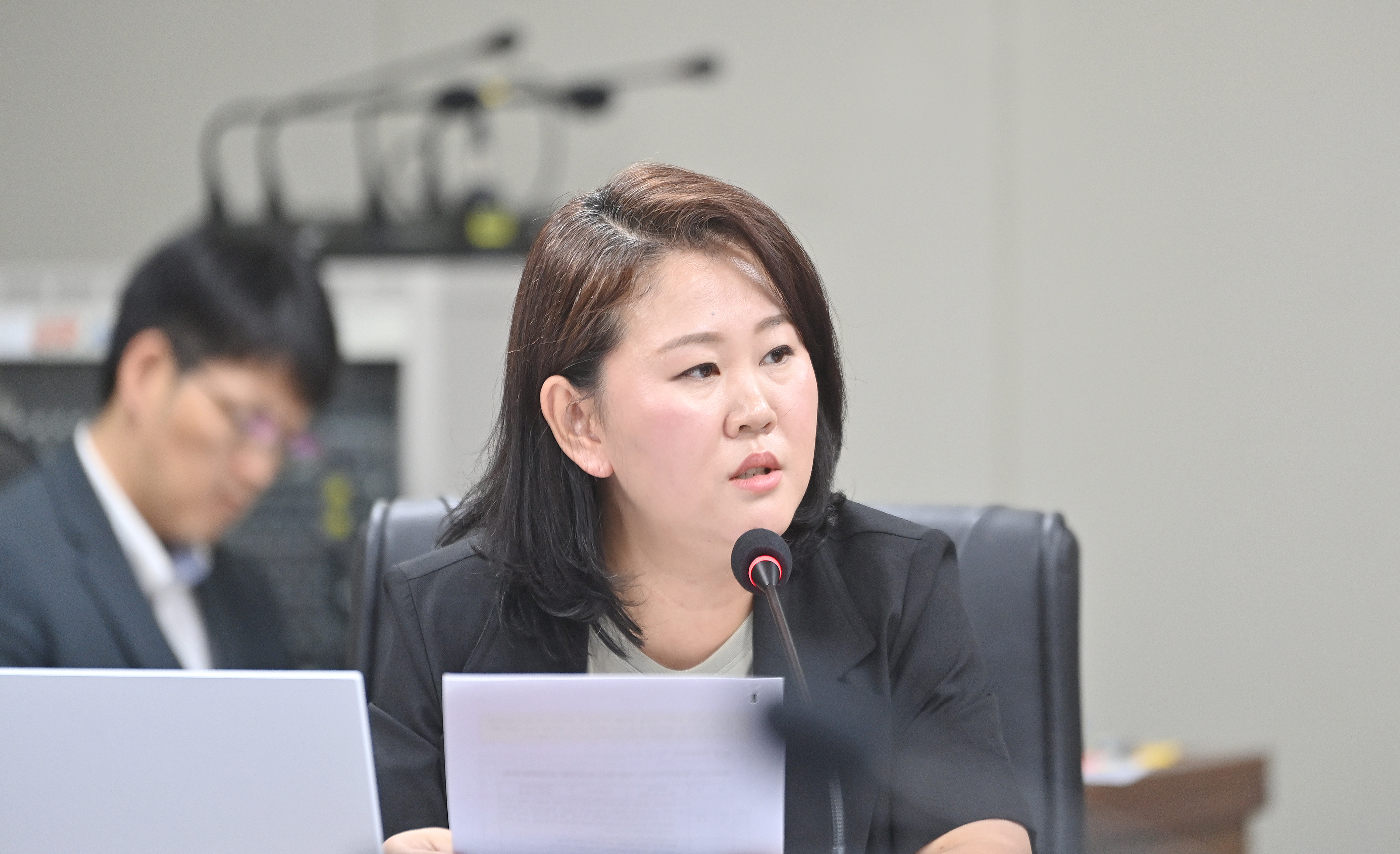 파주시의회 이진아 의원, 5분 자유발언 '파주시 재정 위기 경고등, 파주페이 속도 조절과 재정 운영의 정상화 촉구'